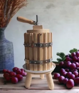 Wooden Wine Press: 10L Fruit Juice Extractor